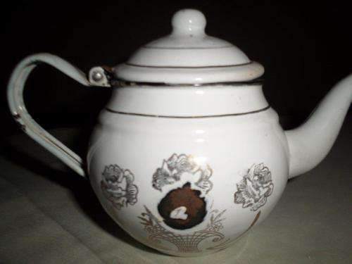 VINTAGE ENAMEL TEA POT WHITE