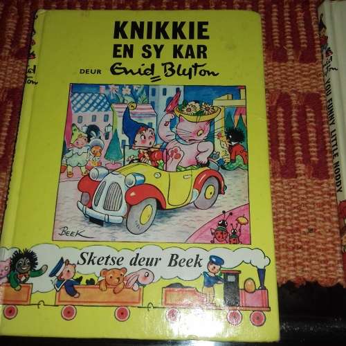 5 ENID BLYTON CHILDREN BOOKS (noddy books 2 got some scratching and writing in)