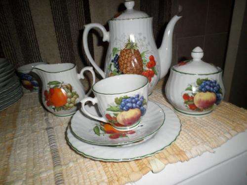 6  TRIO AND COFFEE POT - SUGAR BOWL - MILK JUG - WIESENTAL PORCELAIN GERMANY PARADISE VALLEY