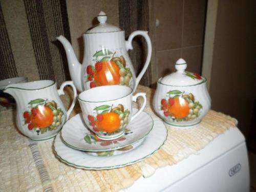 6  TRIO AND COFFEE POT - SUGAR BOWL - MILK JUG - WIESENTAL PORCELAIN GERMANY PARADISE VALLEY