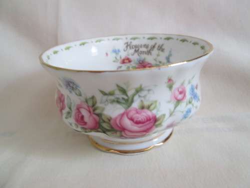ROYAL ALBERT FLOWER OF THE MONTH  SUGAR BOWL