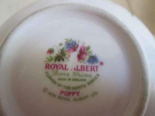 ROYAL ALBERT SUGAR BOWL FLOWER OF THE MONTH SERIES AUGUST
