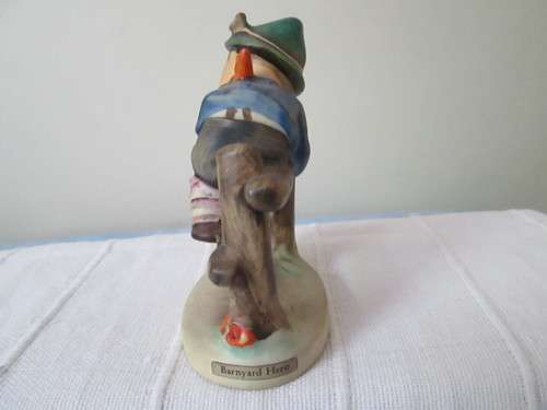 GOEBEL FIGURINE - MADE IN W GERMANY 195 2/0 - BARNYARD HERO