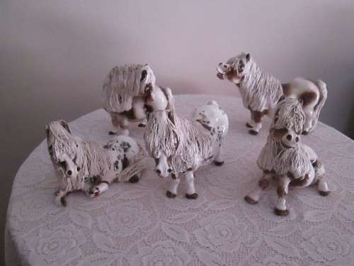 FAMILY OF 5 CHEVAL PONIES 13 CM HEIGHT