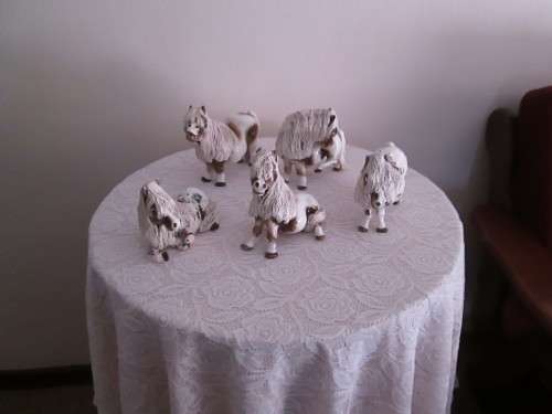 FAMILY OF 5 CHEVAL PONIES 13 CM HEIGHT