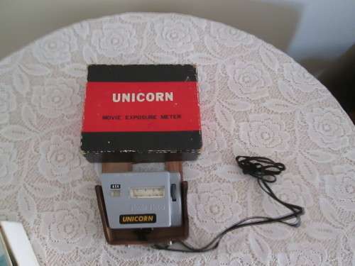 KODAK BROWNIE MOVIE CAMERA MODEL 2 PLUS UNICORN MOVIE EXPOSURE METER