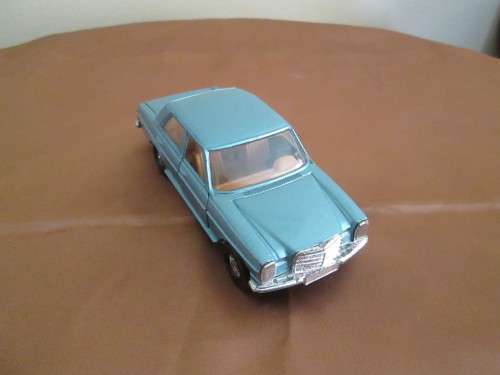 CORGI MERCEDES-BENZ 240 D CAR  MADE IN BRITAIN PATENT 1278081