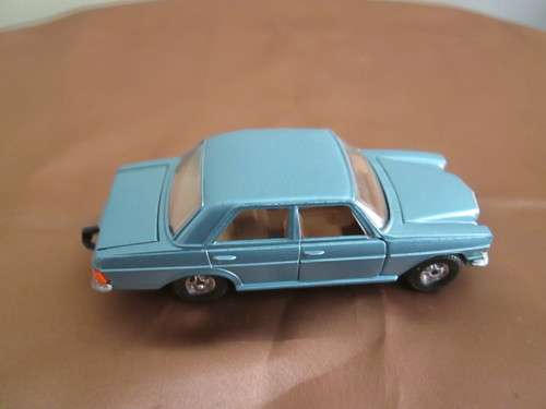 CORGI MERCEDES-BENZ 240 D CAR  MADE IN BRITAIN PATENT 1278081