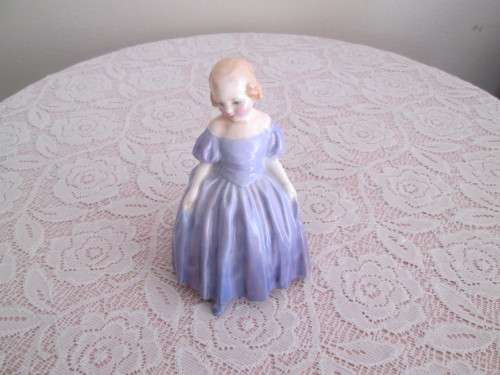 ROYAL DOULTON FIGURINE MARIE