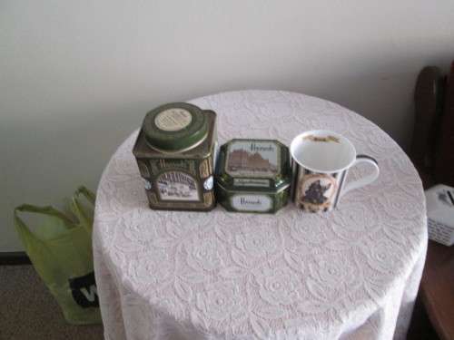 HARRODS MUG WITH PICTURE OF SCOTTY  DOG PLUS 2 TINS