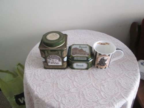 HARRODS MUG WITH PICTURE OF SCOTTY  DOG PLUS 2 TINS