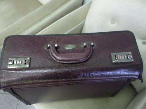VINTAGE LEATHER BAG FOR VIP DOCUMENTS( TOSCA MAKE)