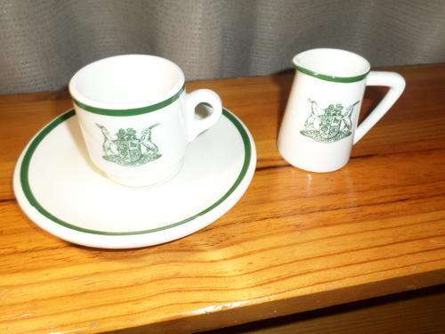 3 PIECE CROCKERY OLD SA PARLIAMENT