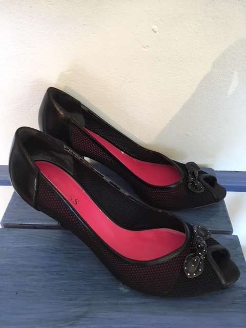 Black mesh peep toe kitten heels by Guess