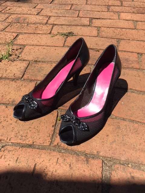 Black mesh peep toe kitten heels by Guess