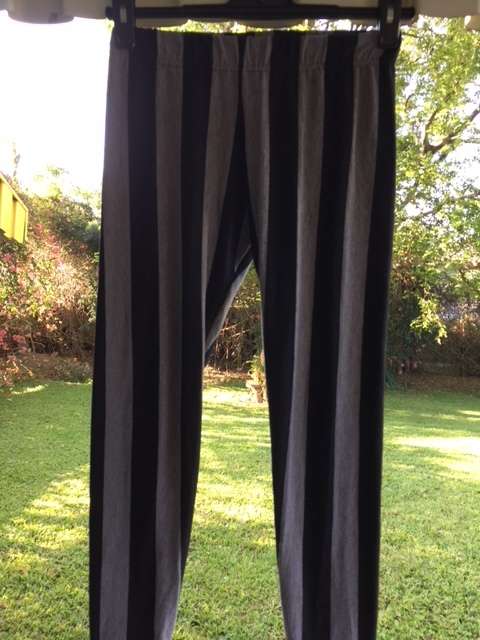 Black and grey stripe leggings
