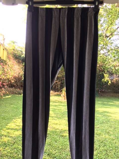 Black and grey stripe leggings