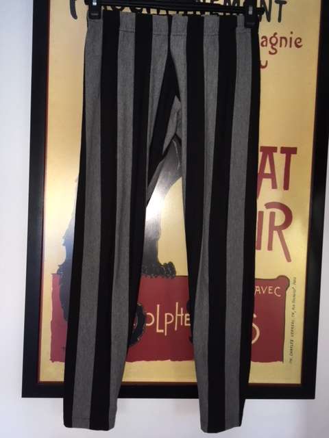 Black and grey stripe leggings