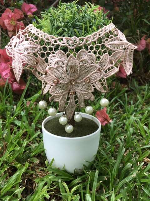 Nude pink vintage lace collar necklace