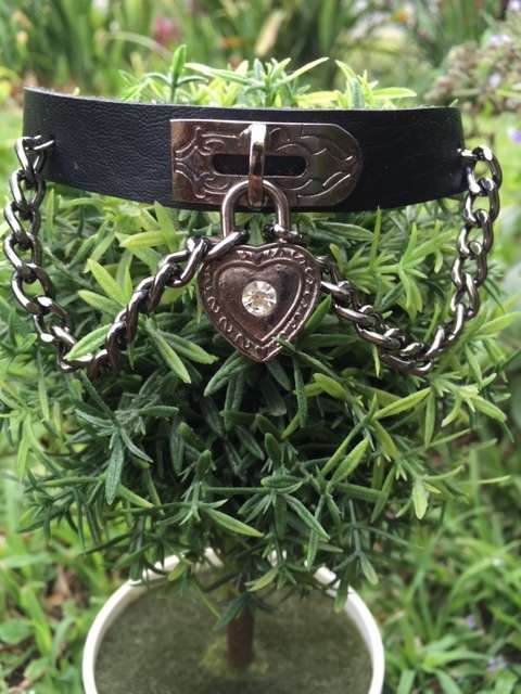Faux leather choker with heart padlock and chains
