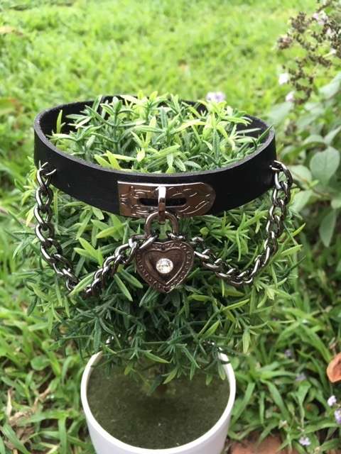 Faux leather choker with heart padlock and chains