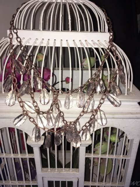 Nude pink drop crystal necklace