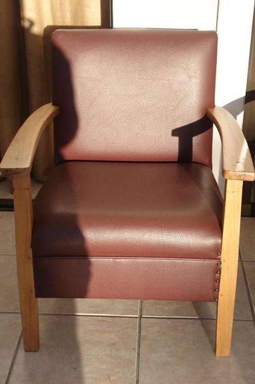 FOUR BEAUTIFULLY RESTORED CHAIRS - R1 start: