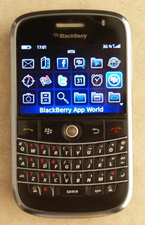 BOLD 9000 - EXCELLENT CONDITION!! FREE SHIPPING