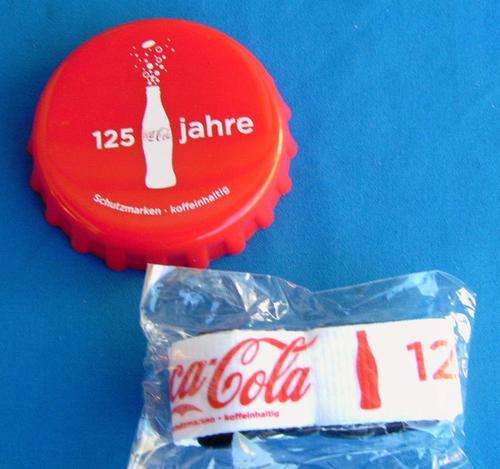 125 Jahre Coca Cola Bottle opener and Key Rin ( Lanyard) (0U32)