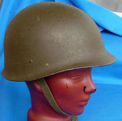 Original German Army Bundeswehr Steel Helmet (1A19))