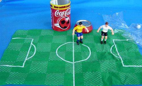 Coca Cola Soccer game in a can (KB/26)