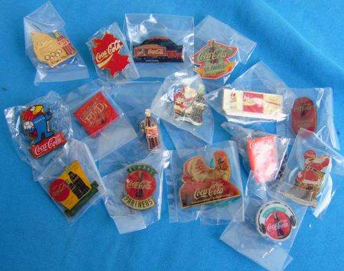 16 old Coca Cola Pins (20/53)