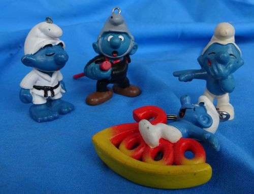 4 different Peyo Schleich Bully Smurfs (8c/44)