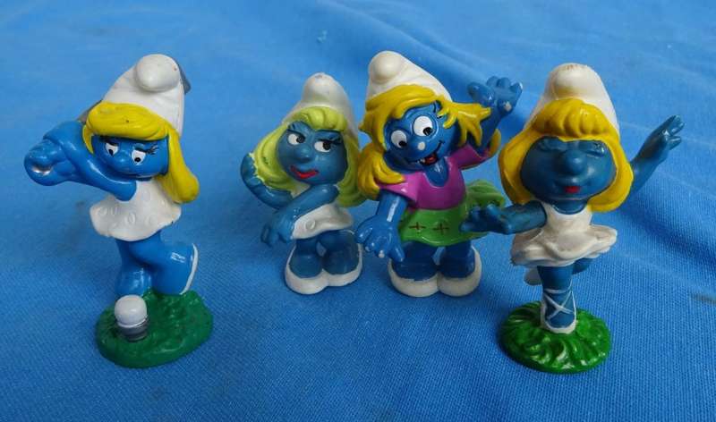 4 different Peyo Schleich Bully Smurfs Smurfette (11c/47)
