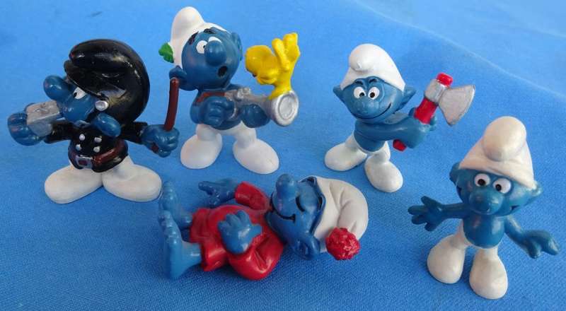 5 different Peyo Schleich Bully Smurfs  (13c/36)