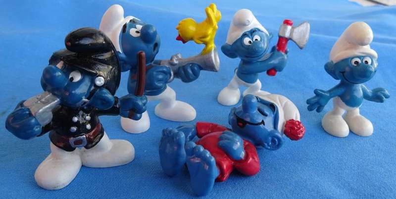 5 different Peyo Schleich Bully Smurfs  (13c/36)