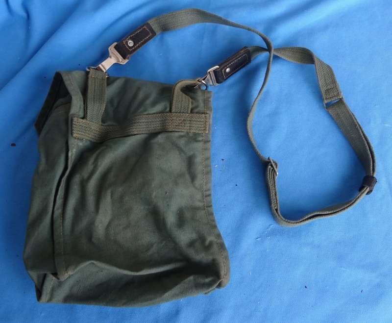 Original east German Army NVA Gas Mask Bag first model 1960 (T/24)