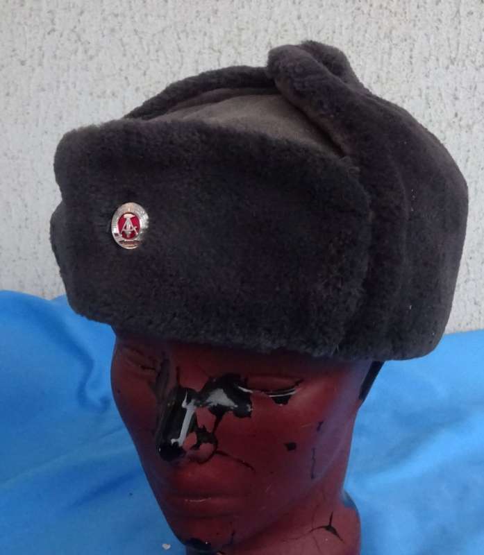 Original east German Army NVA winter Cap size 57 (T/10)