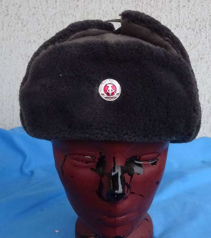 Original east German Army NVA winter Cap size 57 (T/10)