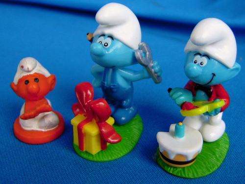 3 mini Smurfs Peyo Bully (0O42)