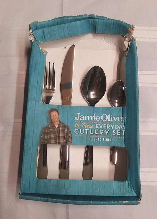 JAMIE OLIVER 16 PIECE CUTLERY SET ***DAMAGED BOX***