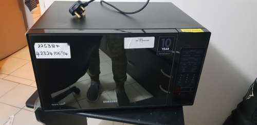 SAMSUNG 40L MICROWAVE ***PLEASE READ DESCRIPTION***