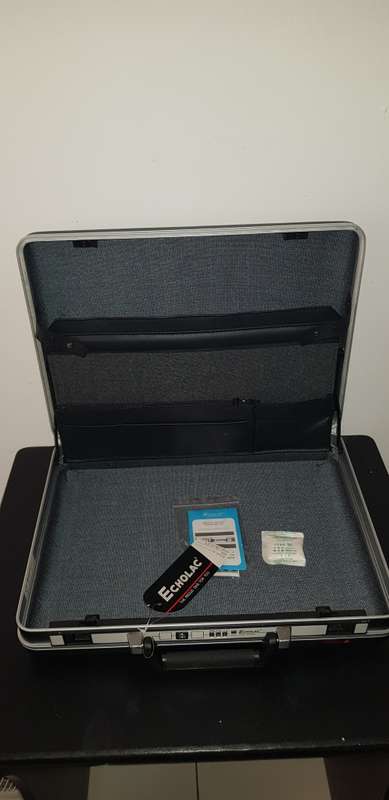 ECHOLAC HARDSHELL BRIEFCASE