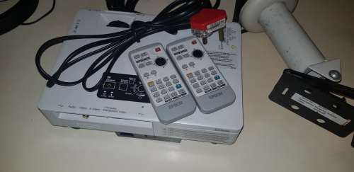 EPSON EMP-1715 LCD PROJECTOR