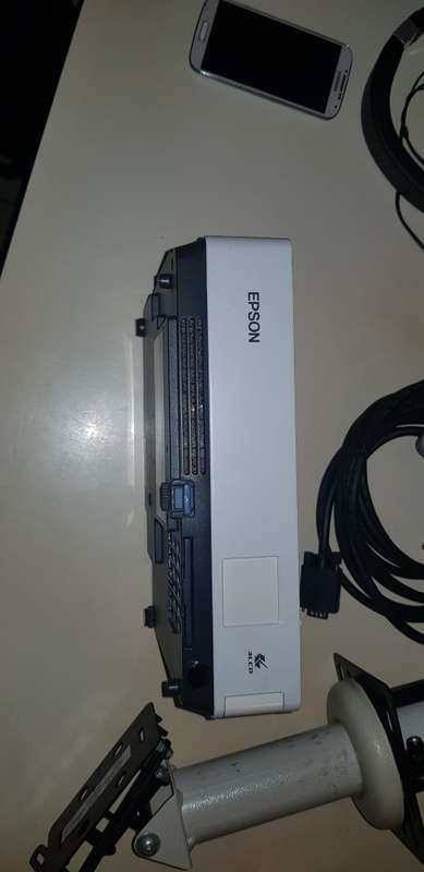 EPSON EMP-1715 LCD PROJECTOR