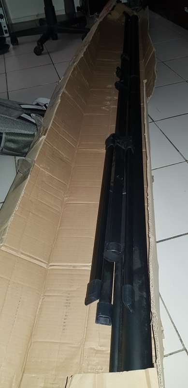 PARROT SC0175 PROJECTOR SCREEN(2.4M X 1.8M) + EPSON EB-1760W LCD PROJECTOR