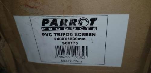 PARROT SC0175 PROJECTOR SCREEN(2.4M X 1.8M) + EPSON EB-1760W LCD PROJECTOR