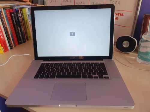 Macbook Pro Unibody A1286 (please read description)