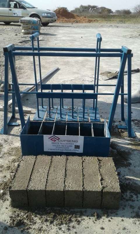 Stock brick machine
