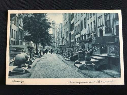 1927 PHOTO POSTCARD OF DANZIG FRAUENGASSEMIT STERNNVARTE UNUSED